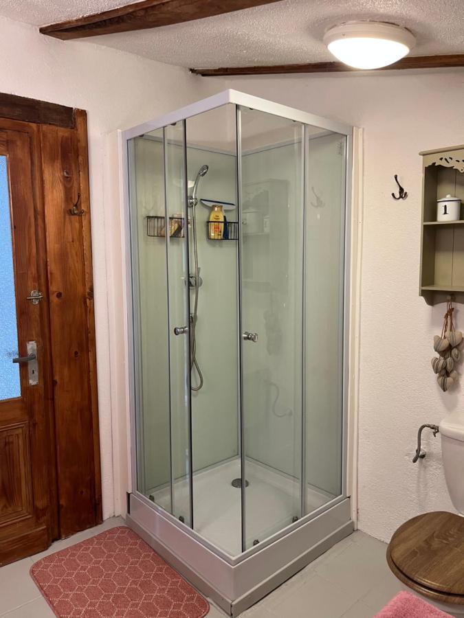 La Colline De Tilleul - Les Deux Puits - Cosy Cottage With Swimming Pool Near Aubeterre Saint-Romain  Luaran gambar