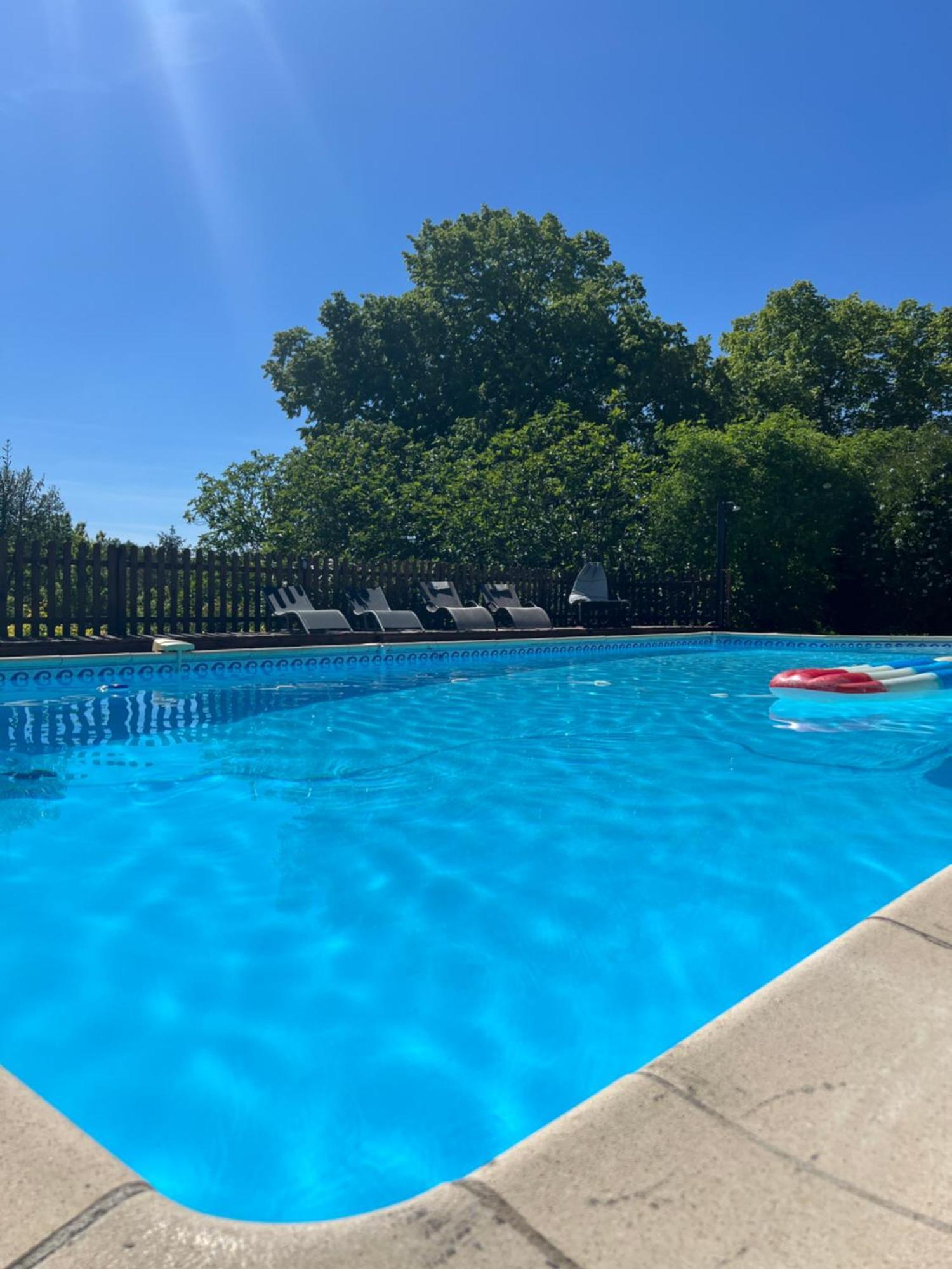 La Colline De Tilleul - Les Deux Puits - Cosy Cottage With Swimming Pool Near Aubeterre Saint-Romain  Luaran gambar