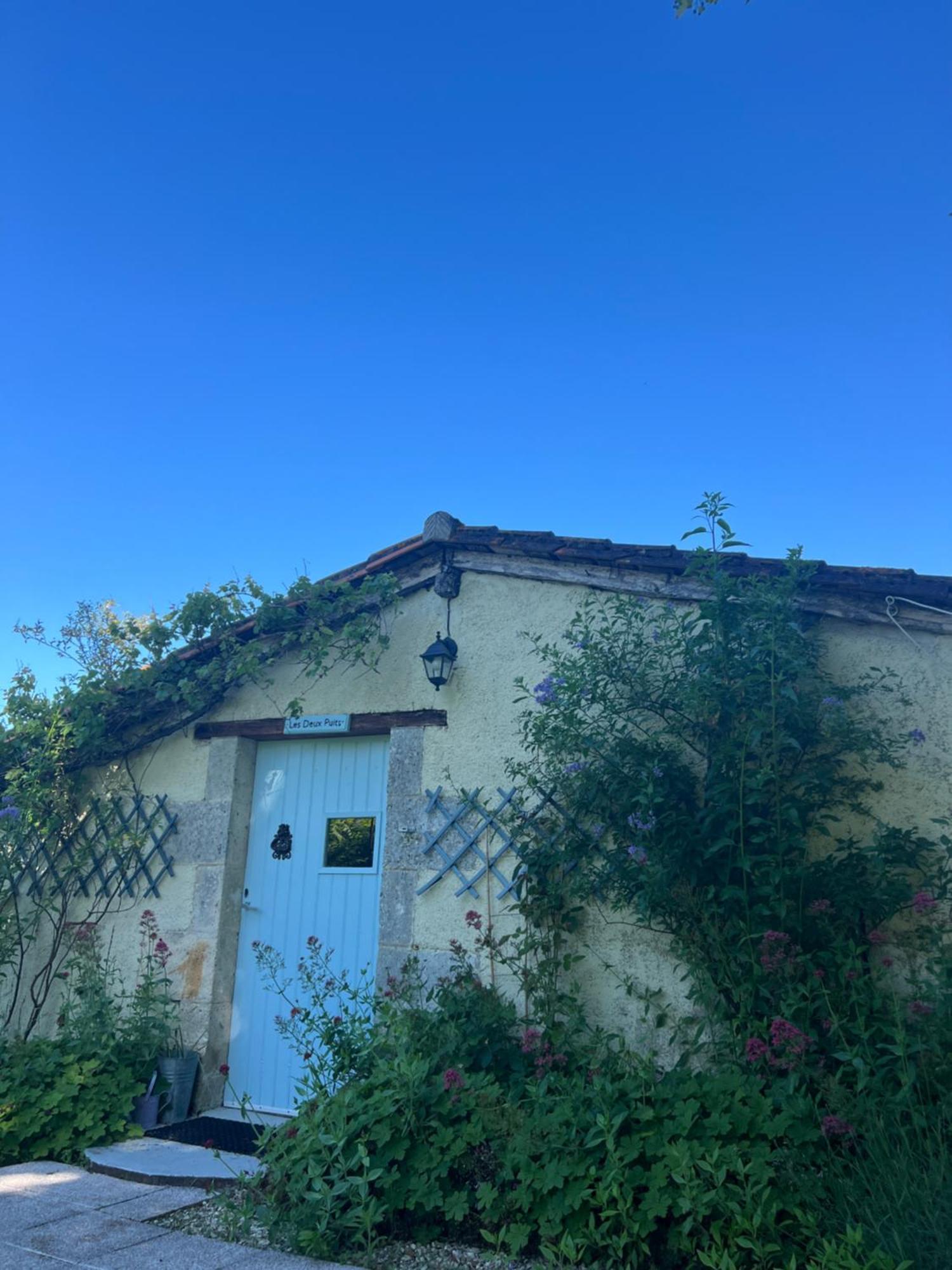 La Colline De Tilleul - Les Deux Puits - Cosy Cottage With Swimming Pool Near Aubeterre Saint-Romain  Luaran gambar